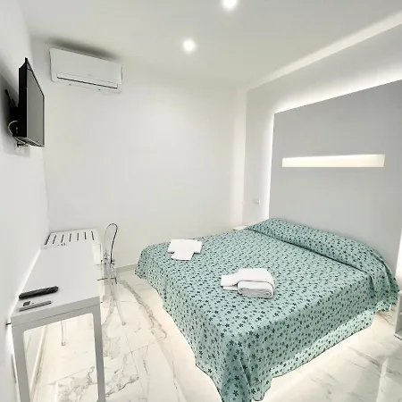 Il Viaggiatore Relais Sul Mare Konukevi